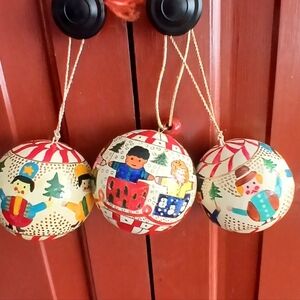 Hand painted wooden lacquered ornaments made by Foreside Co. in India (3)